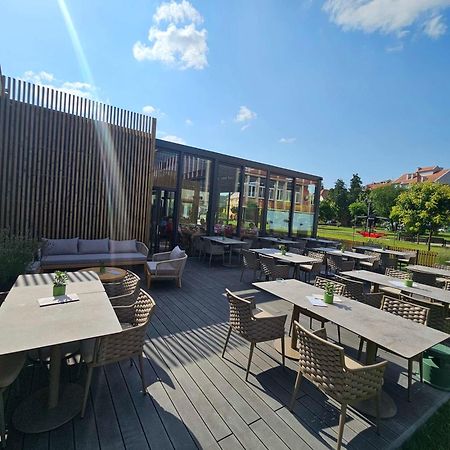 Santa Villa & Restaurant 스렘스카 미트로비차 외부 사진