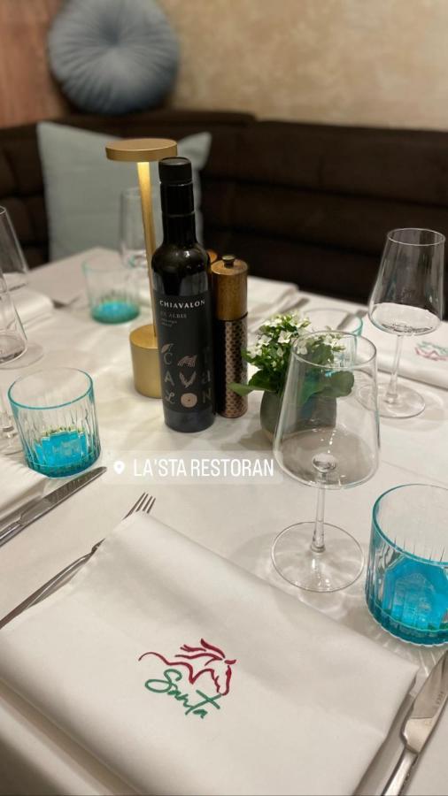 Santa Villa & Restaurant 스렘스카 미트로비차 외부 사진