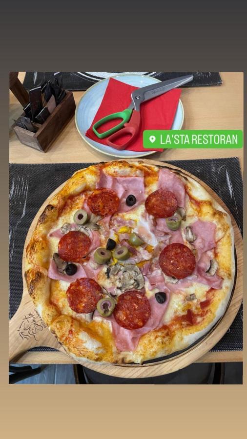 Santa Villa & Restaurant 스렘스카 미트로비차 외부 사진